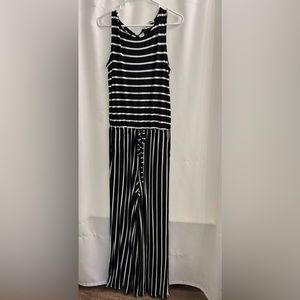 Zenana. Xl. Black white striped jumper